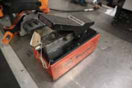 Hi-force hydraulic pump pedal switch