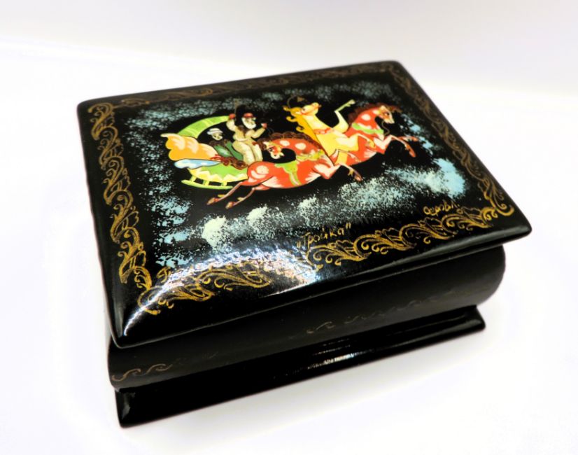 Vintage Russian Hand Painted Lacquer Box Artist Signed - Image 2 of 3