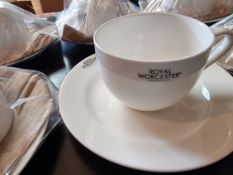 Brand New Perfect Condition Royal Worcester Serendipity White Set of 6 Teacup & Saucers