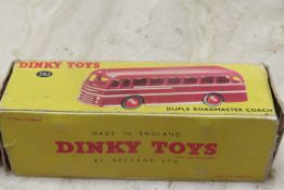 Dinky Toys 282 Duple Roadmaster Coach