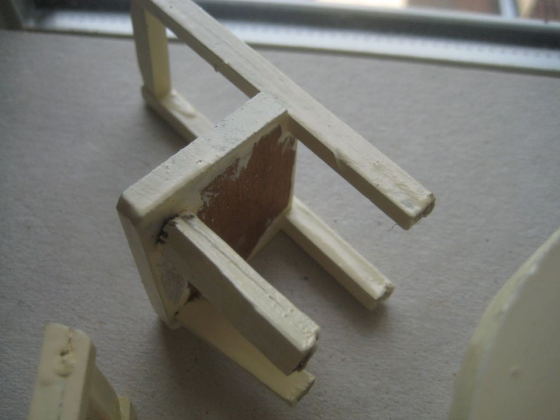 Vintage Dolls House Wooden Table and Four Chairs - Image 6 of 8