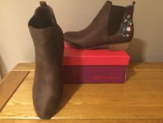 Dolcis “Jean” Chelsea Boots, Size 6, Chocolate - New RRP £49.99