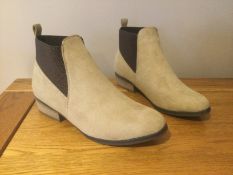 Dolcis “Janet” Low Heel, Chelsea Ankle Boots, Size 7, Sand - New RRP £45.99