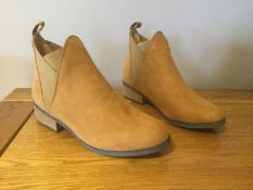 Dolcis “Ronni” Low Heel, Chelsea Ankle Boots, Size 4, Tan - New RRP £45.99