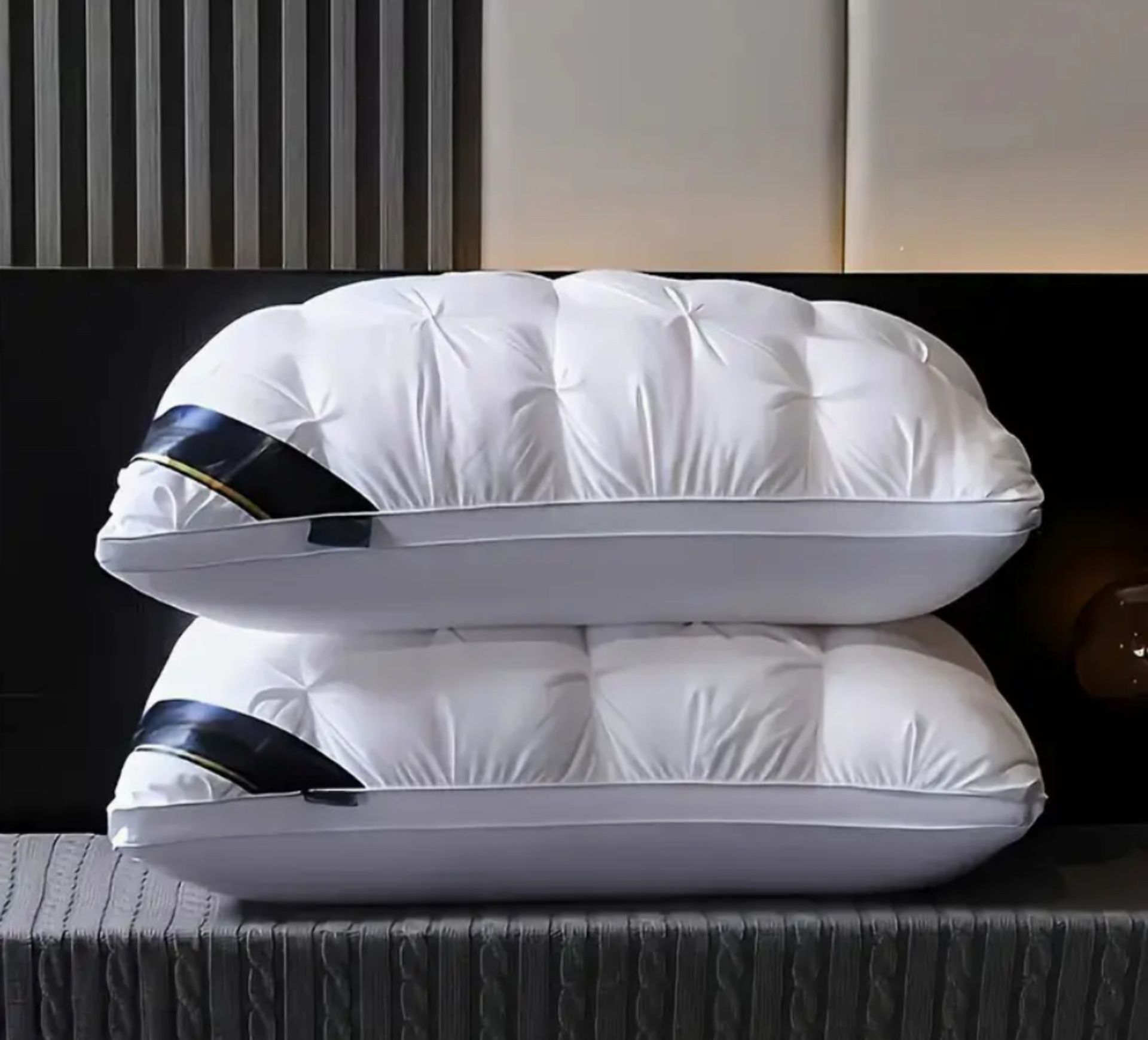 Hotel Quality Pillows, Moisture-Wicking Breathable Home Bedding Pillows 2pc