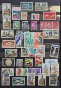 652-teiliges Konvolut von Briefmarken (1900 - 1990)