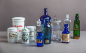 Konvolut von Apotheker-Gefäßen