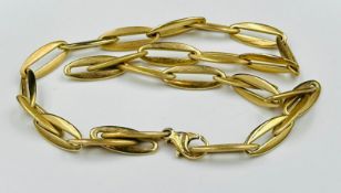 A 9ct yellow gold necklace with an approximate weight of 13.6g