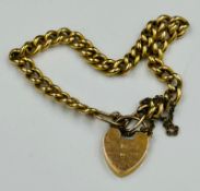 A 9ct gold bracelet with a heart shaped fastener, approximate weight 6.8g