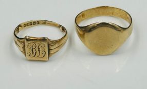 Two 9ct gold signet rings, approximate sizes U and P.5 and weight 7g