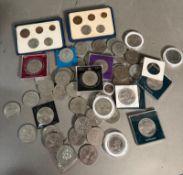 A quantity of Uk coinage and commemorative crowns to include The Bicentenary of American
