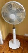 A white fan