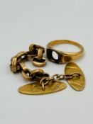 A small selection of 9ct gold items approximate weight 7.5g