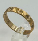 A 9ct gold wedding band approximate weight 1.8g and size N