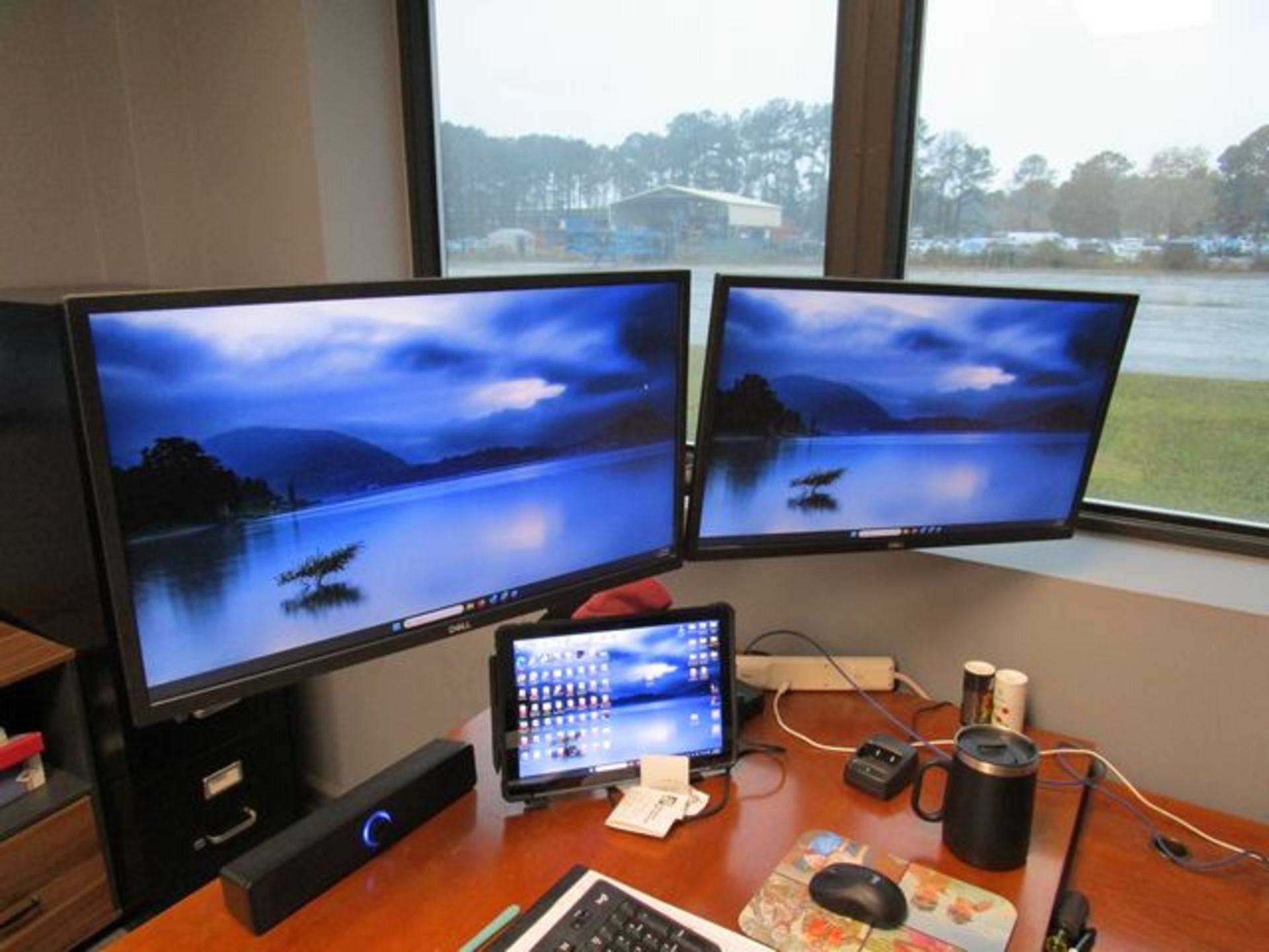 Monitor Location Display Lot - (2) Dell 24 in. LCD Monitors; with Stand (Location: Savannah, GA)