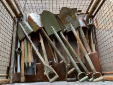 26x Jeep Shovels, Pick Axes and Helves from MOD