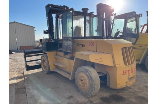 HYSTER 280 YARD FORKLIFT, APPROX 28,000 LB CAPACITY, 7,806 HRS AT TIME OF CATALOGUE, 10 FT MAST, 8 F - Image 4 of 12