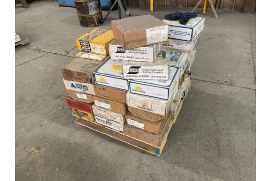 (6) SKIDS ASSORTED WELD WIRE, LINCOLN ELECTRIC, HYUNDAI, PINNACLE ALLOY, ESAB, PREMIARC, SANDVIK [MA - Image 2 of 19