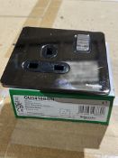 20 x SCHNEIDER GU2410BBN 1 Gang 13A Switched Sockets Screwless Black Nickel Black Inserts