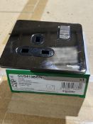 20 x SCHNEIDER GU2410BBN 1 Gang 13A Switched Sockets Screwless Black Nickel Black Inserts