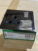 20 x SCHNEIDER GU2410BBN 1 Gang 13A Switched Sockets Screwless Black Nickel Black Inserts