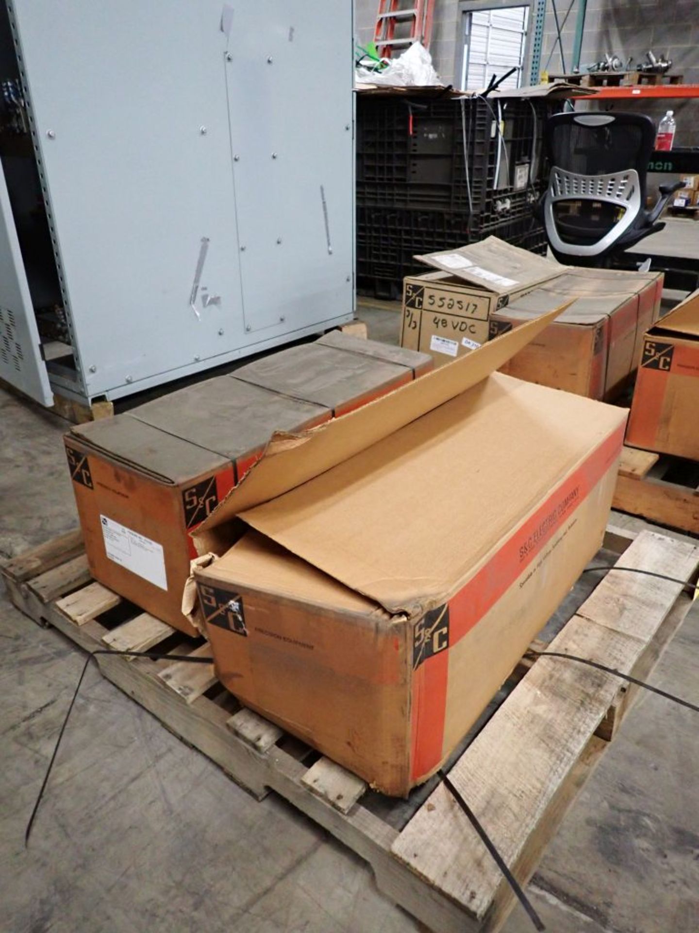 Cat No. 4037492, 14400V, 400A; Tag: 348053