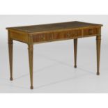 Klassizistisches Bureau plat