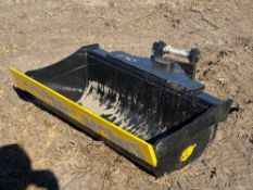 NEW TROJAN 42IN. TILTING BUCKET EXCAVATOR BUCKET 45mm pins fits to: Cat 305, 305.5, Komatsu