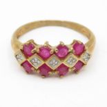 9ct gold diamond ruby ring (2.1g) Size M