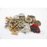 Mixed Military Cap Badges Inc Womens Land Army, Rhodesian R, Kings Crown, Etc - Mixed Military Cap