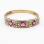9ct gold diamond and ruby ring (1.8g) Size P