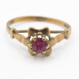 9ct gold ruby ring (1.3g) Size L 1/2