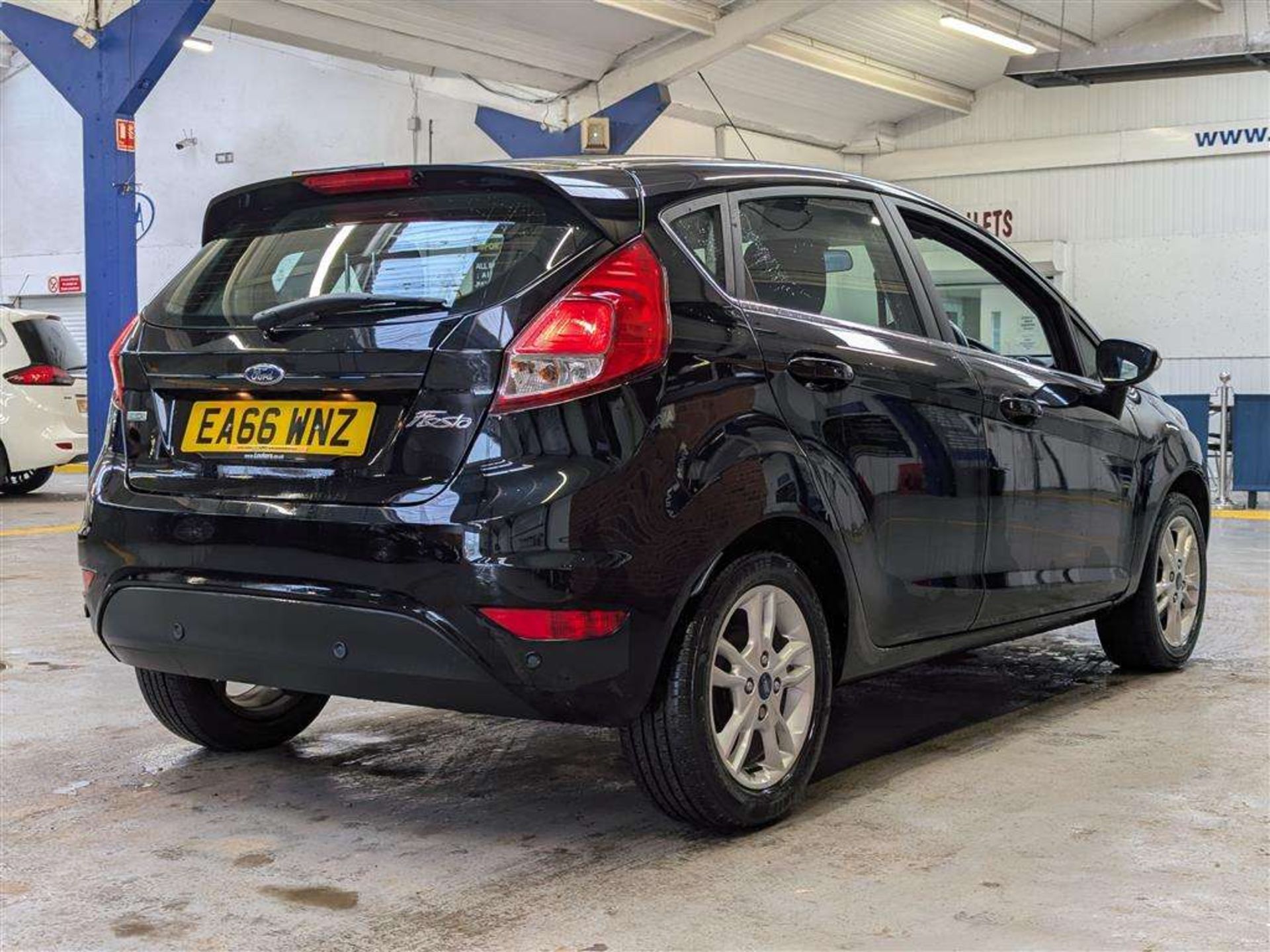 2016 FORD FIESTA ZETEC TURBO - Image 23 of 56