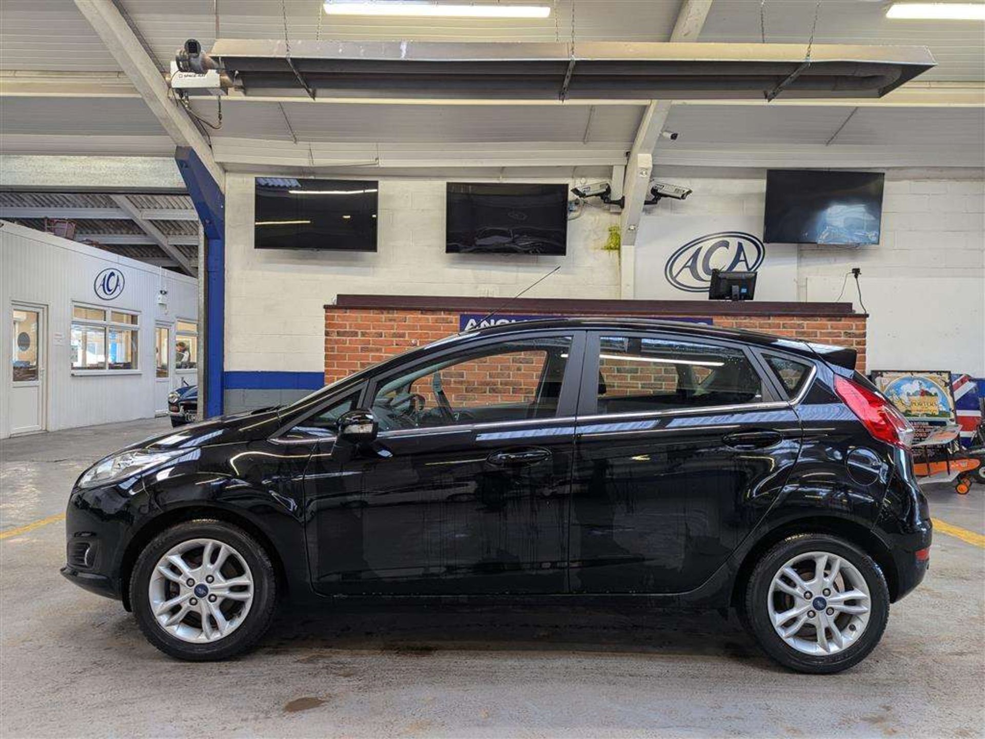 2016 FORD FIESTA ZETEC TURBO - Image 16 of 56