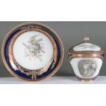 Bedeutende Deckeltasse mit Unterschale. Meissen-Marcolini 1774-1814. Alle Teile mit kobaltblauem Fo