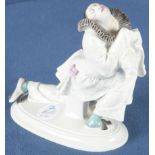 „Pierrot“ aus dem russischen Ballett. Meissen 1924-34. Porzellan, bunt bemalt, am Boden unterglasur