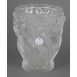 Bacchantes-Vase. Frankreich, René Lalique 20. Jh. Kristallglas, satiniert, umlaufend reliefiert mit
