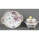 Runde Prunkterrine mit Présentoire, Nachlieferung aus dem Hofservice. Nymphenburg 20. Jh. Porzellan