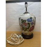 90s vintage ceramic Chinese table lamp. Asian lamp with floral pattern.