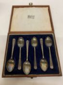 A SET OF SIX CASED HALLMARKED SHEFFIELD SILVER TEASPOONS - WEIGHT 86 G