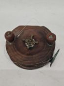 A VINTAGE NOTTINGHAM-STYLE WOODEN FISHING REEL (A/F)