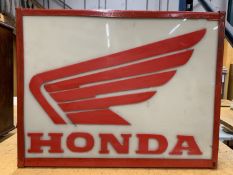 AN ILLUMINATED HONDA SIGN (HEIGHT 35CM, LENGTH 45CM, DEPTH 10CM)