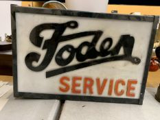 AN ILLUMINATED FODEN SERVICE SIGN (HEIGHT 30CM, LENGTH 44CM, DEPTH 11CM)
