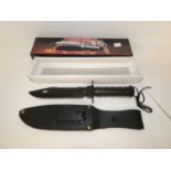 A BOXED LIFESAVING SURVIVAL KNIFE AND SCABBARD, 16CM BLADE, LENGTH 27CM