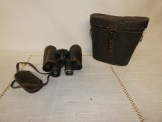 A PAIR OF WORLD WAR II NAZI GERMANY CARL ZEISS JENA 10X50 DIENSTGLAS BINOCULARS SERIAL NUMBER