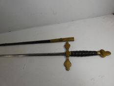 A LATE 19TH/EARLY 20TH CENTURY MASONIC KNIGHTS TEMPLAR SWORD AND SCABBARD, 80CM BLADE WITH