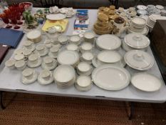 A LARGE ROYAL DOULTON BERKSHIRE DINNER SERVICE TO INCLUDE: 6 DINNER PLATES, 16 SIDE PLATES, 12