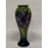 A LARGE MOORCROFT ANENOME PATTERN VASE, HEIGHT 27CM