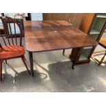 A VICTORIAN MAHOGANY PEMBROKE TABLE