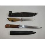 A GERMAN FIGHTING KNIFE AND SCABBARD 17.5CM BLADE LENGTH 30CM, HUNTING KNIFE AND SCABBARD, DEERS